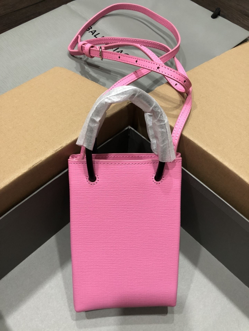 Ba1en*iaga shopping bags